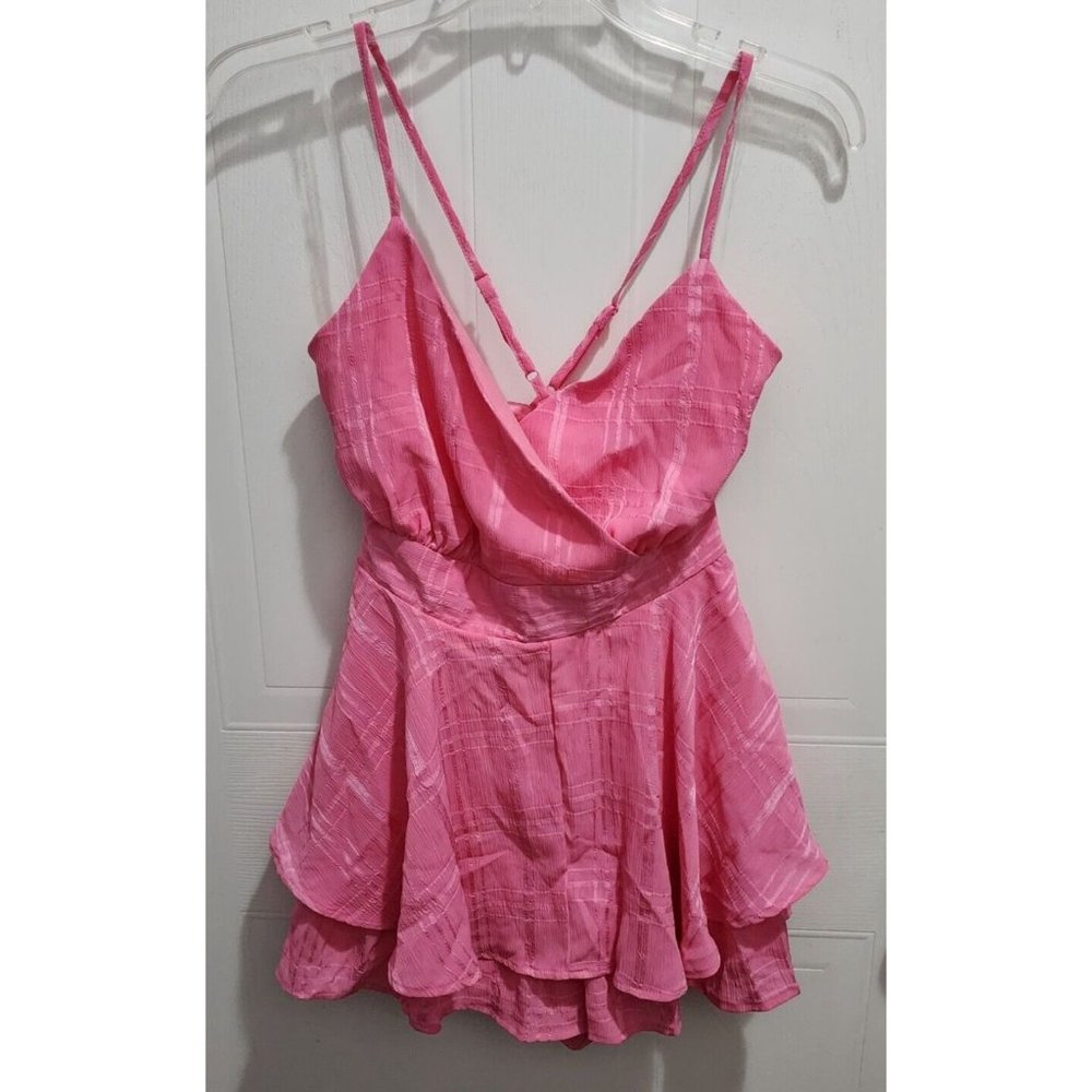 NEW Allison & Kelly Sleeveless Criss Cross Back V-Neck Ruffle Romper Pink Size M